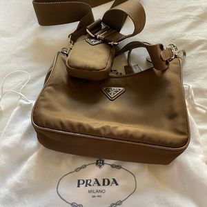 Prada Re-Edition 2005 Shoulder Bag Tessuto